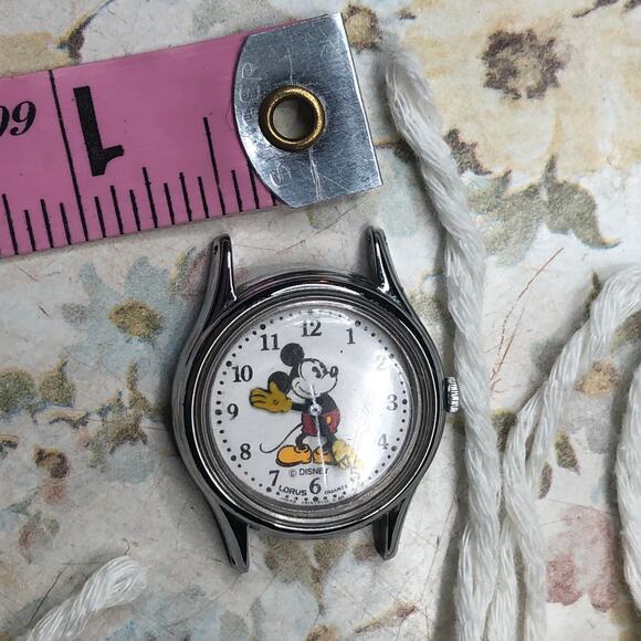 Vintage Disney Mickey Mouse + Watch Part and Original Display Box Case - Picture 8 of 15